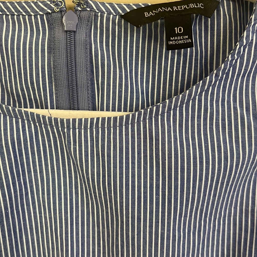 Banana Republic blouse - Picture 3 of 8
